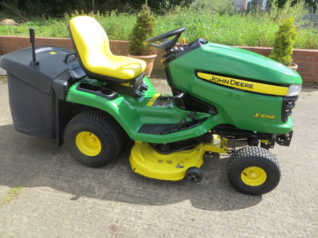 JOHN DEERE x740 ride mowers for sale across England, Scotland & Wales.